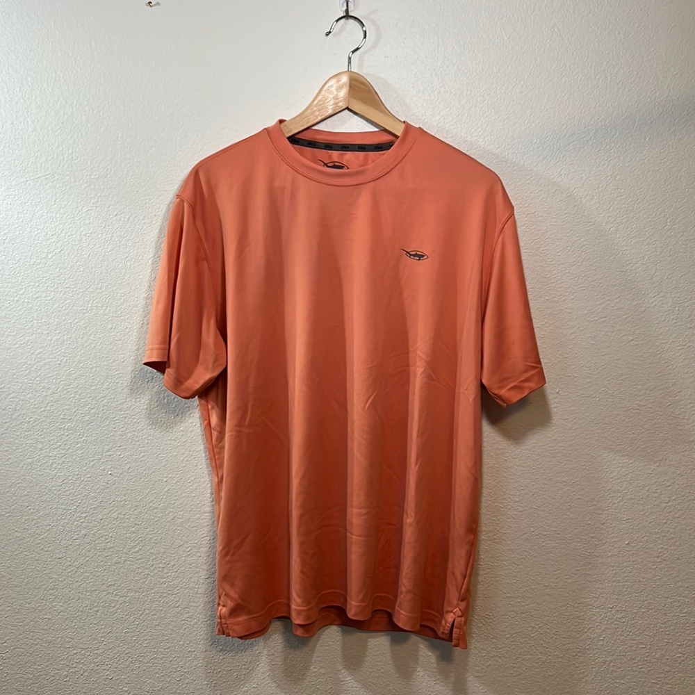 performance tee in salmon 🍣